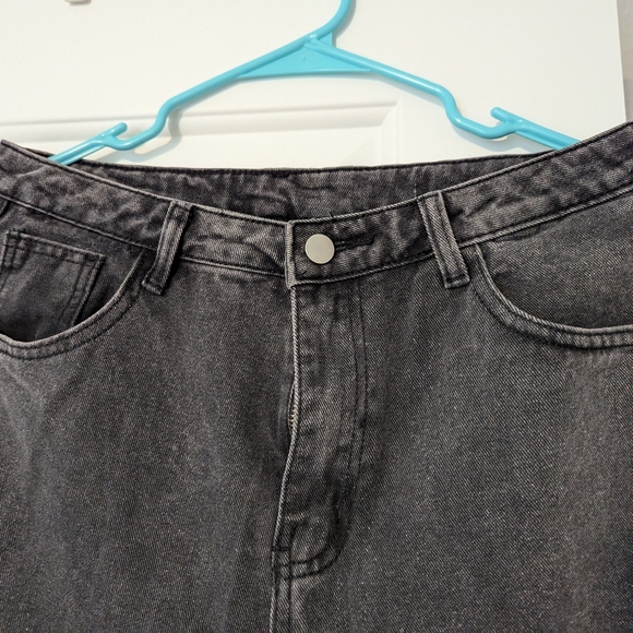 Black baggy ripped jeans from Shein - Picture 10 of 14